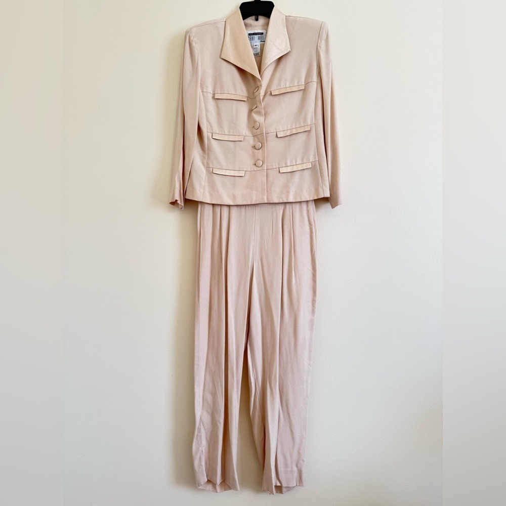 DaniMax Loi Snyder Women‎ Vtg Suits sz 4/P Satin Beige Blazer Pleated Y2K Formal